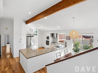 121 Waterford Drive, Hillarys WA 6025