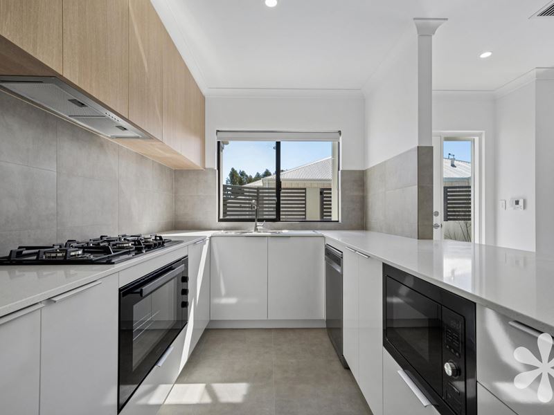 4/10 Warlander View, Forrestdale
