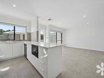 4/10 Warlander View, Forrestdale WA 6112
