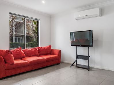 2/9 Central Terrace, Beckenham WA 6107