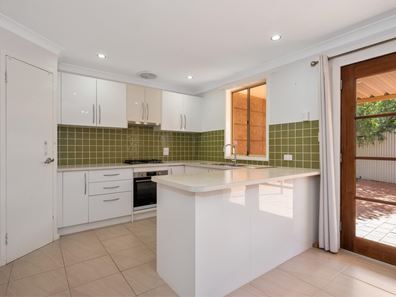 28 Burkett Drive, Hannans WA 6430