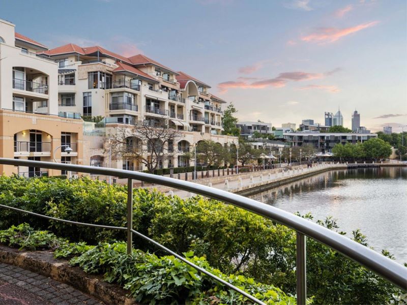40/20 Royal Street, East Perth