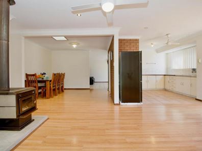 36 Cambridge Crescent, Cooloongup WA 6168