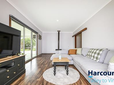 25 Lefroy Street, Moora WA 6510