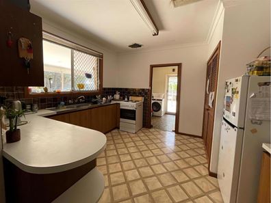 33 Lefroy Street, Moora WA 6510
