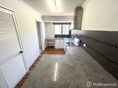 16 Sturt Close, Gosnells WA 6110