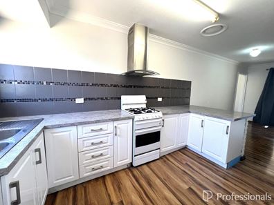 16 Sturt Close, Gosnells WA 6110