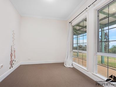 284 David Road, Waggrakine WA 6530