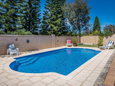 26 St Helena Way, Iluka WA 6028