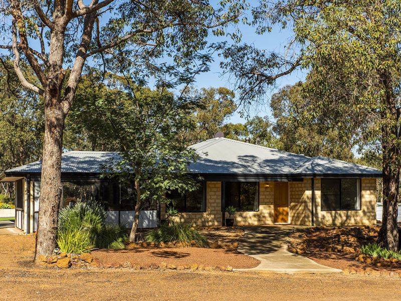 300 Santa Gertrudis Drive, Lower Chittering WA 6084