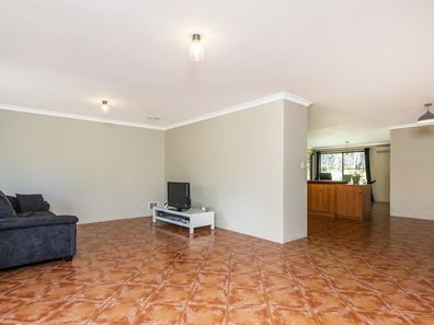 300 Santa Gertrudis Drive, Lower Chittering WA 6084