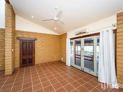 24 Henry Street West, Toodyay WA 6566