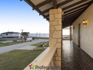 4 Rowena Street, Falcon WA 6210