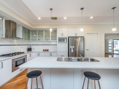 10 Spitfire Avenue, Burns Beach WA 6028