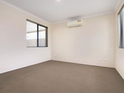 5 Blue Road, Canning Vale WA 6155