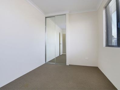 5 Blue Road, Canning Vale WA 6155