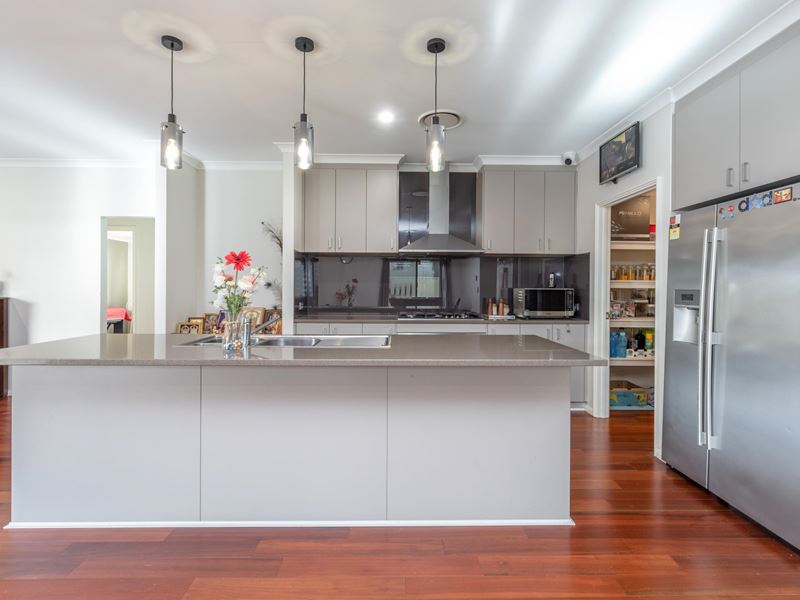 8 Tahiti Cove, Beckenham