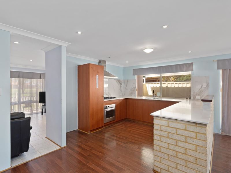 25 Grenache Crescent, Caversham