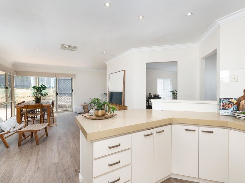 2/59 Second Avenue, Claremont