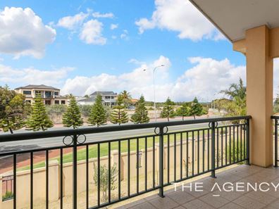 494 Shenton Avenue, Iluka WA 6028