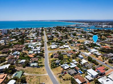 6 Lindley Road, Halls Head WA 6210