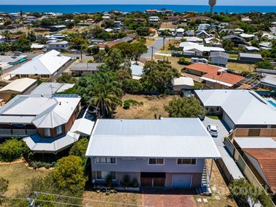 6 Lindley Road, Halls Head WA 6210