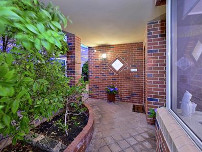 2/168 Coode Street, Como WA 6152