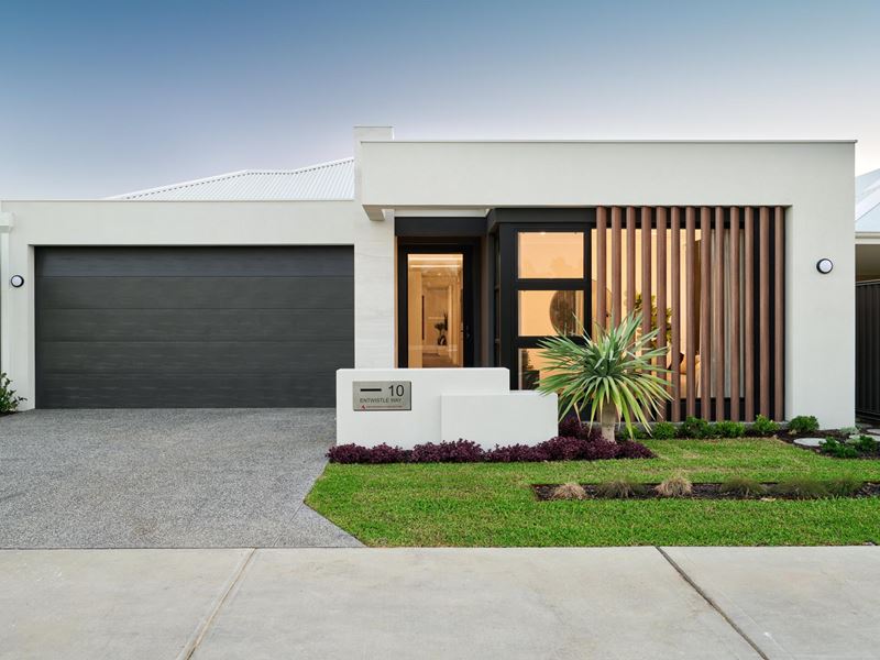10 Entwistle Way, Aveley