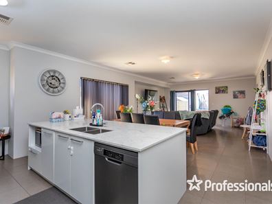 106 Verdant Crescent, Seville Grove WA 6112