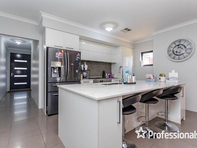 106 Verdant Crescent, Seville Grove WA 6112