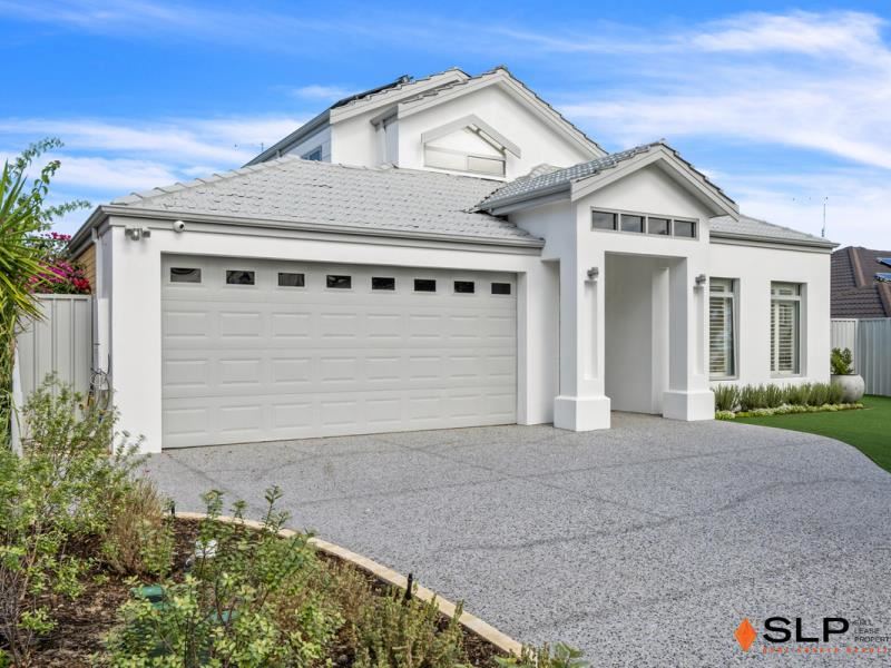 124 Golf Links Drive, Carramar