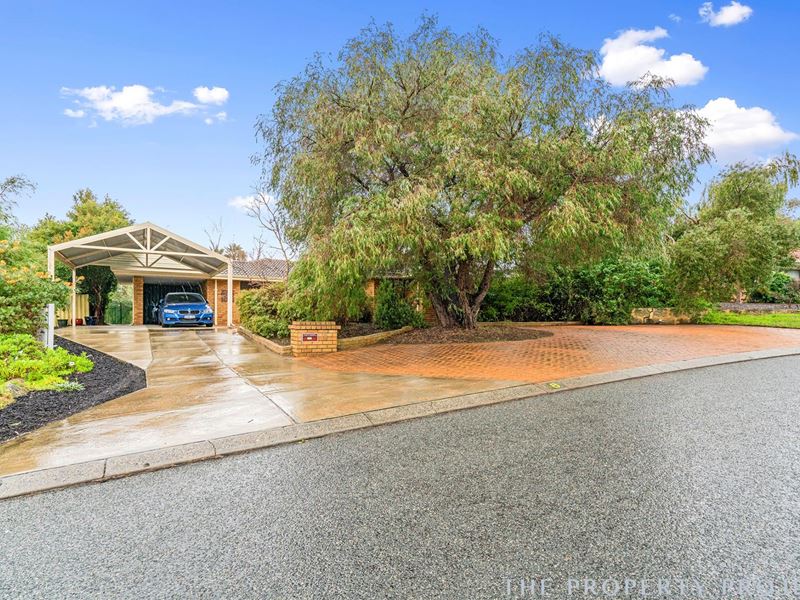 8 Pergola  Place, Edgewater