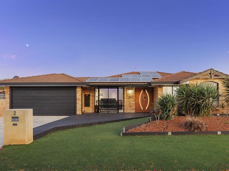 2 Fairlie Grove, Kinross
