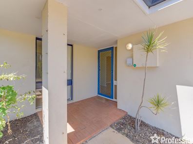 7 Okehampton Road, Warnbro WA 6169