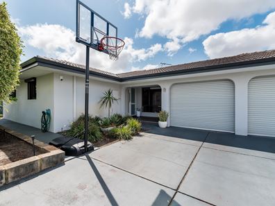 2 Stirling Court, Noranda WA 6062