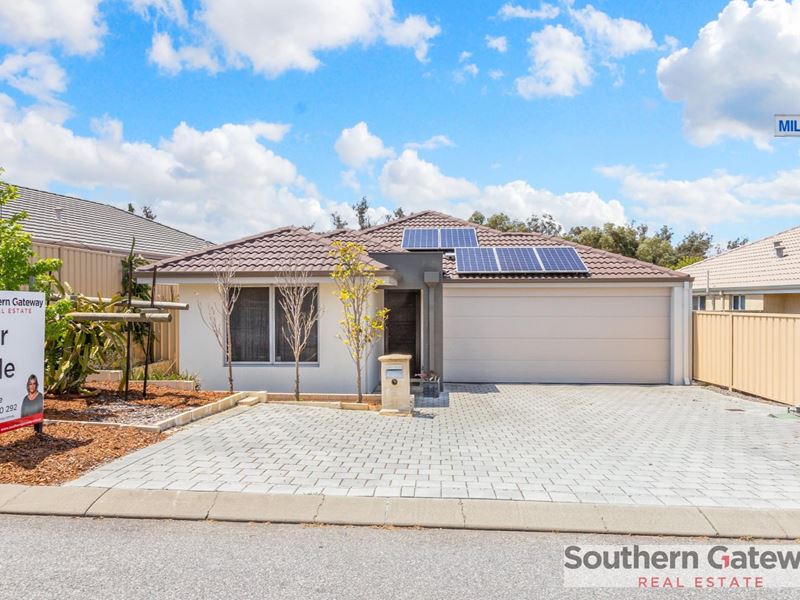 4 Millom Way, Bertram