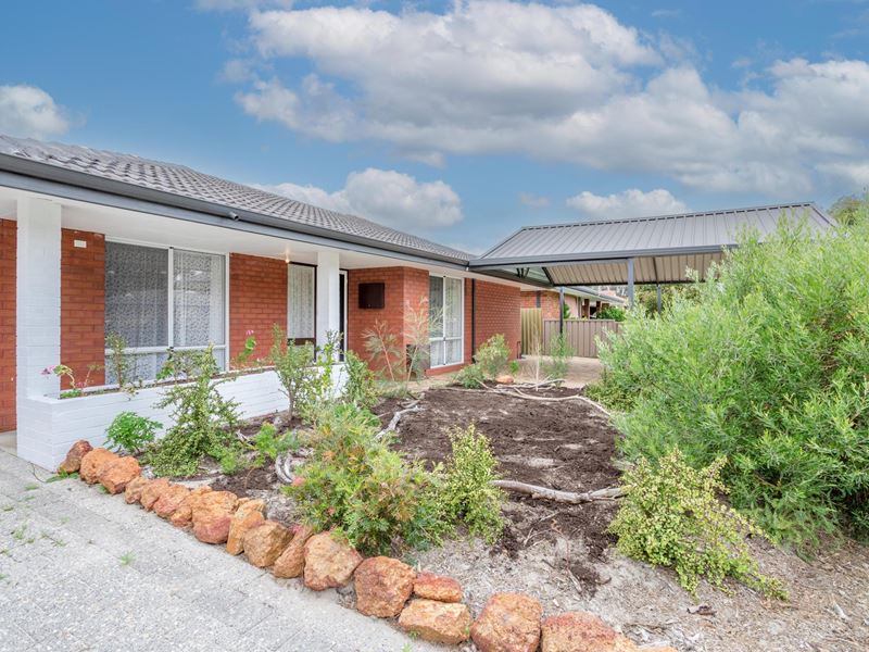 18 Woburn Way, Kelmscott