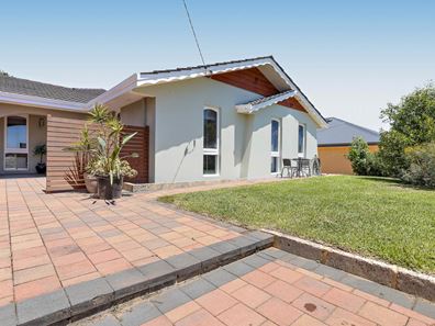 121 Bridgewater Drive, Kallaroo WA 6025