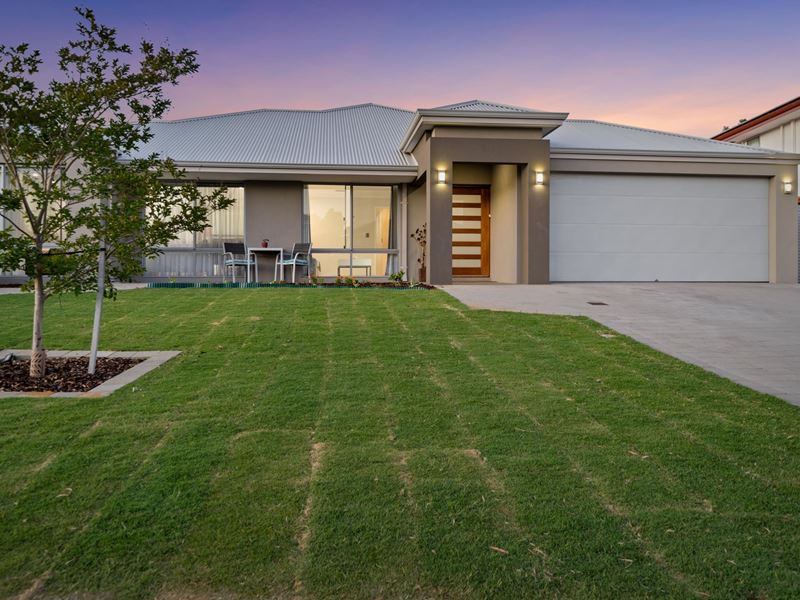 25 Rowsley Way, Carine