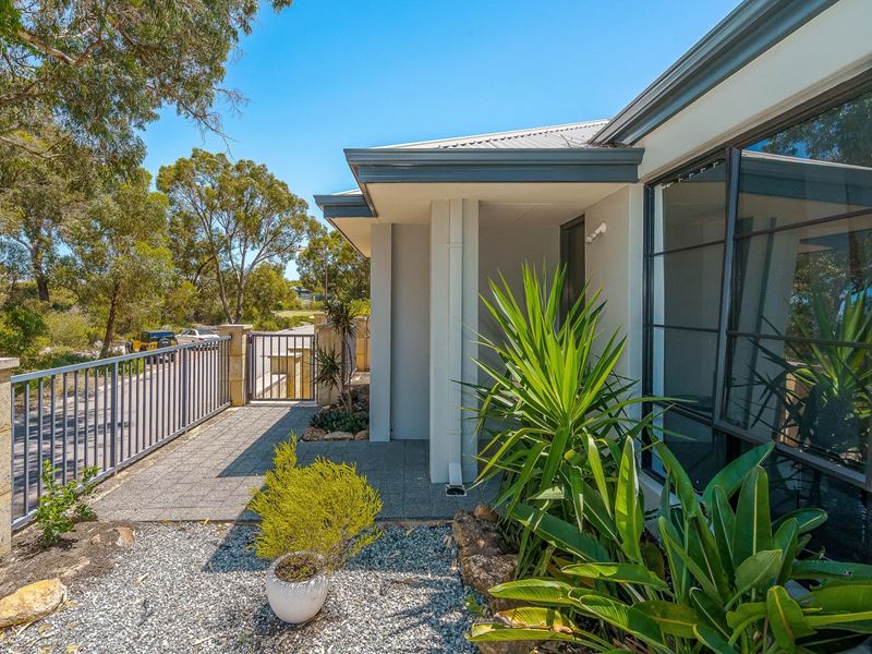 13 Hirono Approach, Meadow Springs
