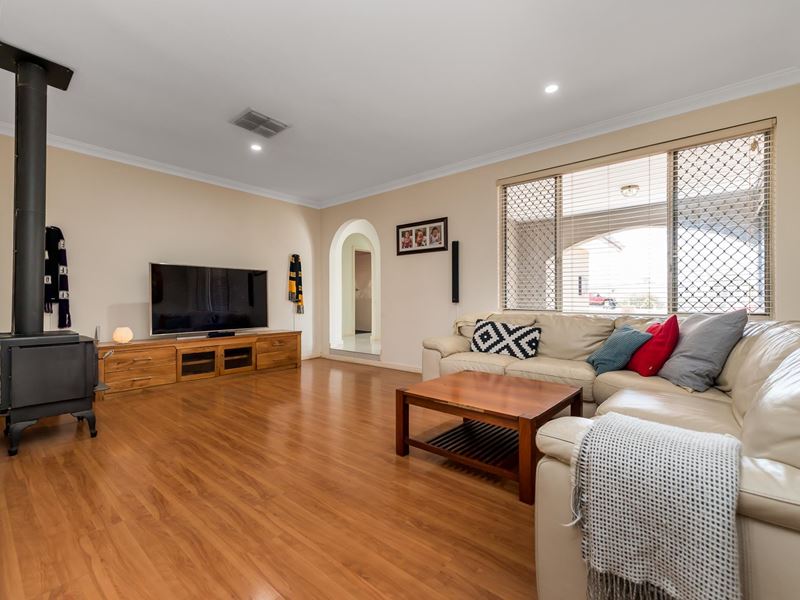 65 Embleton Avenue, Embleton WA 6062