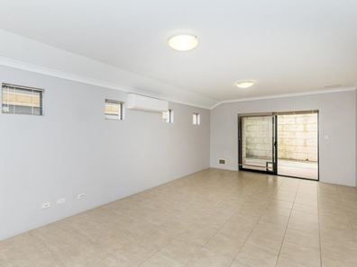 4 Ely Place, Clarkson WA 6030