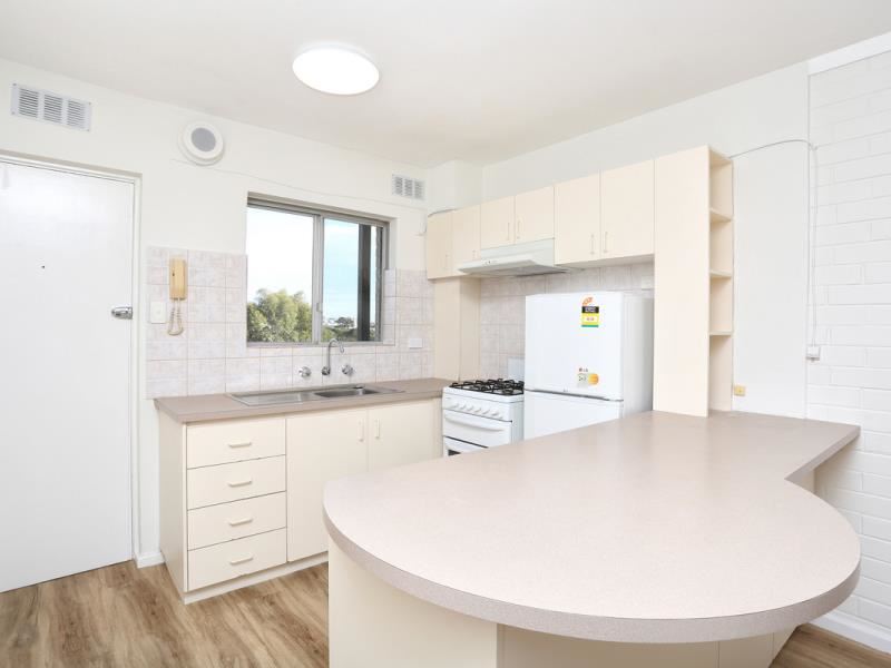 91/34 Davies Road, Claremont