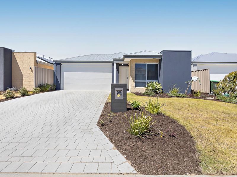 25 Broadgate Boulevard, Yanchep WA 6035