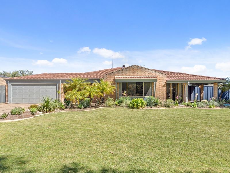 3 Summerlea Avenue, Meadow Springs WA 6210