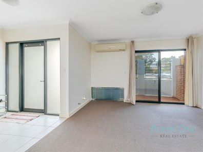 122 Lakeside Drive, Joondalup WA 6027