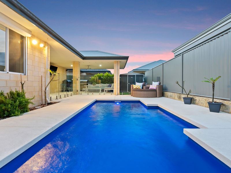 77 Mcallister Boulevard, Clarkson