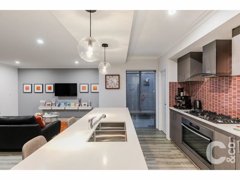 67 Kangaroo Avenue, Kwinana Town Centre