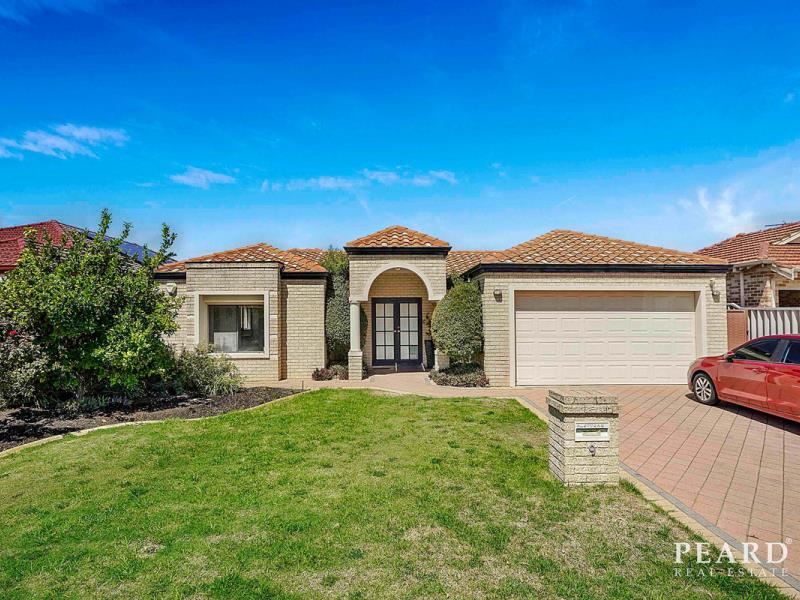 9 Lorikeet Court, Stirling