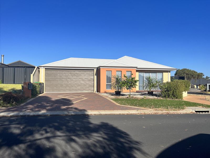 35 Hatfield Way, Millbridge